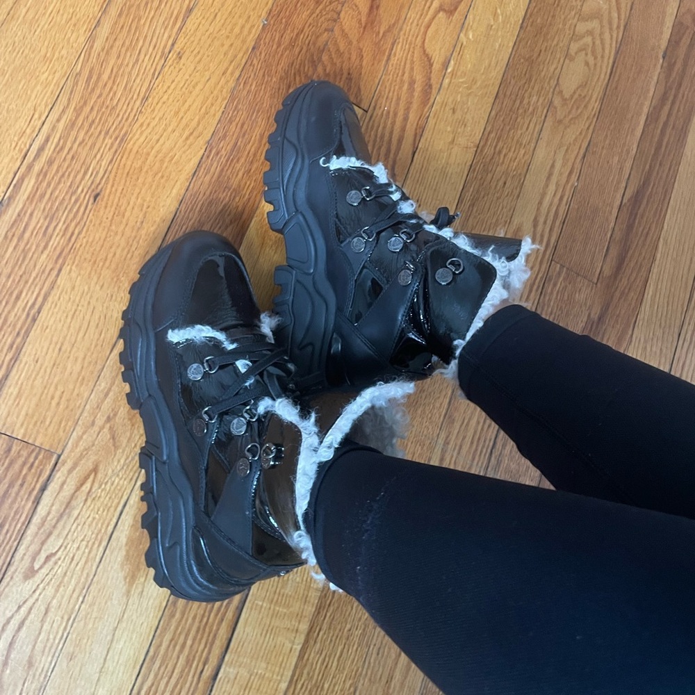 Gorgeous chunky patent leather/cream fur Marc Cain boot/sneakers😍 - Picture 4 of 8